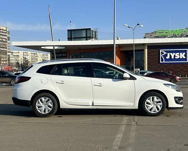 Белый Рено Меган, объемом двигателя 1.5 л и пробегом 220 тыс. км за 9550 $, фото 3 на Automoto.ua