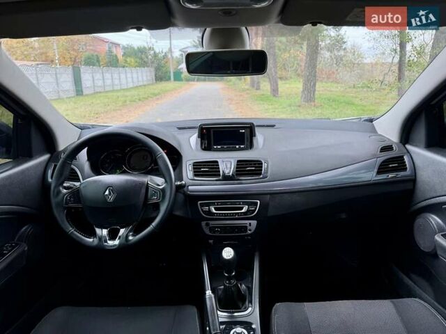Белый Рено Меган, объемом двигателя 1.5 л и пробегом 205 тыс. км за 6999 $, фото 14 на Automoto.ua