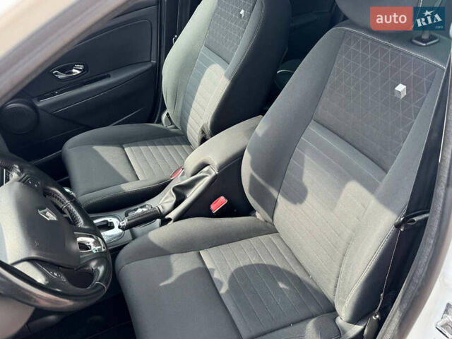 Білий Рено Меган, об'ємом двигуна 1.46 л та пробігом 223 тис. км за 9500 $, фото 4 на Automoto.ua