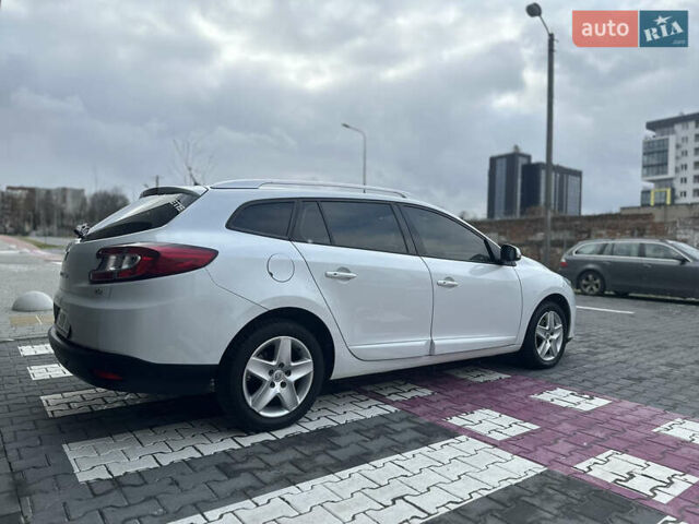 Белый Рено Меган, объемом двигателя 1.46 л и пробегом 320 тыс. км за 7999 $, фото 35 на Automoto.ua