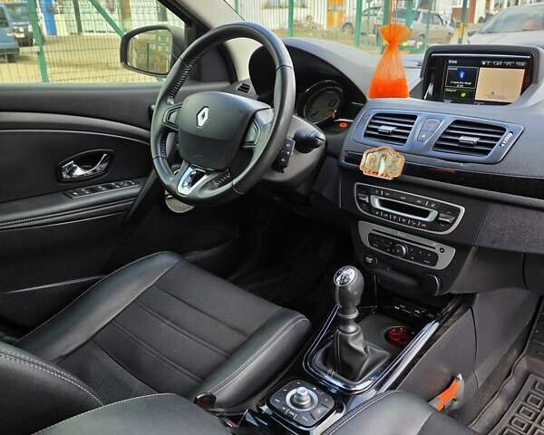 Белый Рено Меган, объемом двигателя 1.46 л и пробегом 225 тыс. км за 10500 $, фото 30 на Automoto.ua