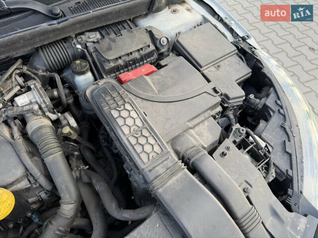 Белый Рено Меган, объемом двигателя 1.46 л и пробегом 227 тыс. км за 10900 $, фото 35 на Automoto.ua