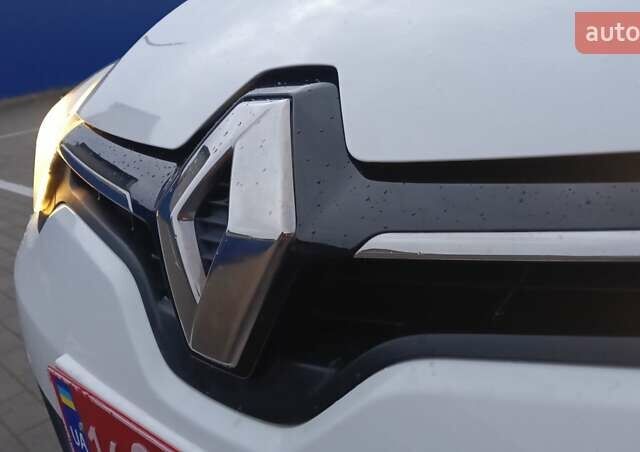 Белый Рено Меган, объемом двигателя 1.5 л и пробегом 149 тыс. км за 9600 $, фото 26 на Automoto.ua