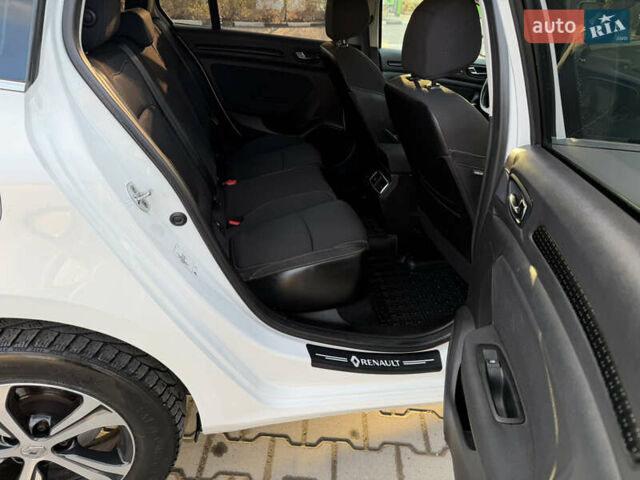 Белый Рено Меган, объемом двигателя 1.46 л и пробегом 227 тыс. км за 10900 $, фото 22 на Automoto.ua