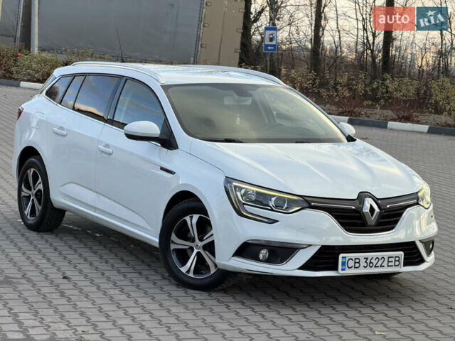 Белый Рено Меган, объемом двигателя 1.46 л и пробегом 227 тыс. км за 10900 $, фото 4 на Automoto.ua