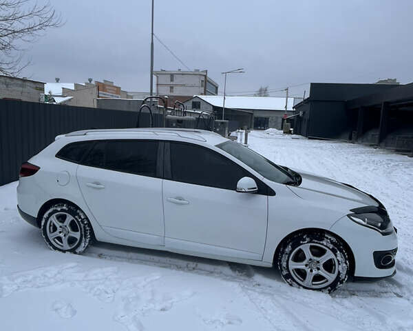 Білий Рено Меган, об'ємом двигуна 1.5 л та пробігом 251 тис. км за 8799 $, фото 4 на Automoto.ua