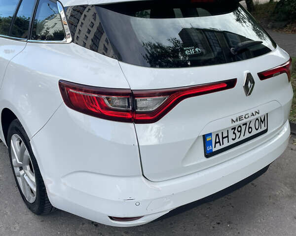 Белый Рено Меган, объемом двигателя 1.46 л и пробегом 260 тыс. км за 9800 $, фото 4 на Automoto.ua