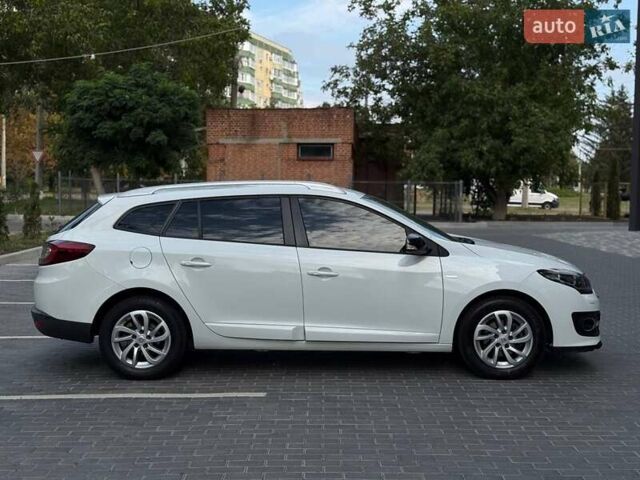 Белый Рено Меган, объемом двигателя 1.49 л и пробегом 317 тыс. км за 8800 $, фото 8 на Automoto.ua