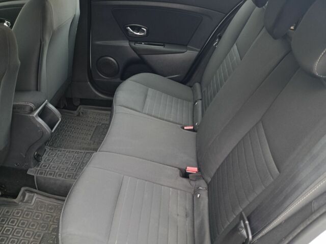 Білий Рено Меган, об'ємом двигуна 0 л та пробігом 302 тис. км за 9300 $, фото 7 на Automoto.ua