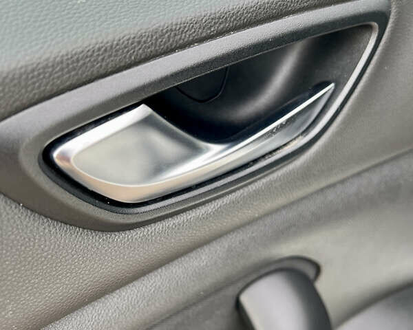 Белый Рено Меган, объемом двигателя 1.5 л и пробегом 275 тыс. км за 11200 $, фото 25 на Automoto.ua