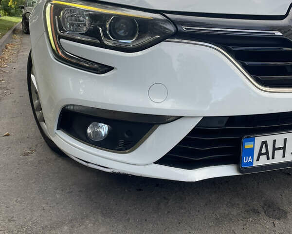 Белый Рено Меган, объемом двигателя 1.46 л и пробегом 260 тыс. км за 9800 $, фото 2 на Automoto.ua