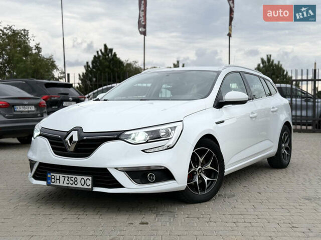 Белый Рено Меган, объемом двигателя 1.46 л и пробегом 193 тыс. км за 10899 $, фото 3 на Automoto.ua