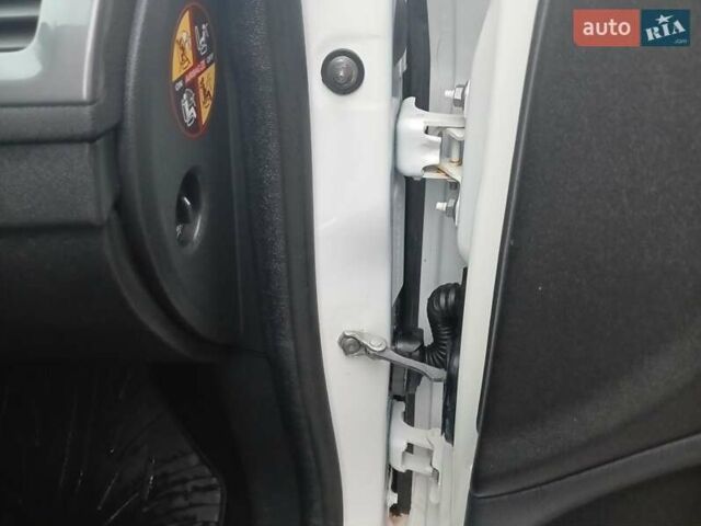 Белый Рено Меган, объемом двигателя 1.5 л и пробегом 149 тыс. км за 9600 $, фото 70 на Automoto.ua