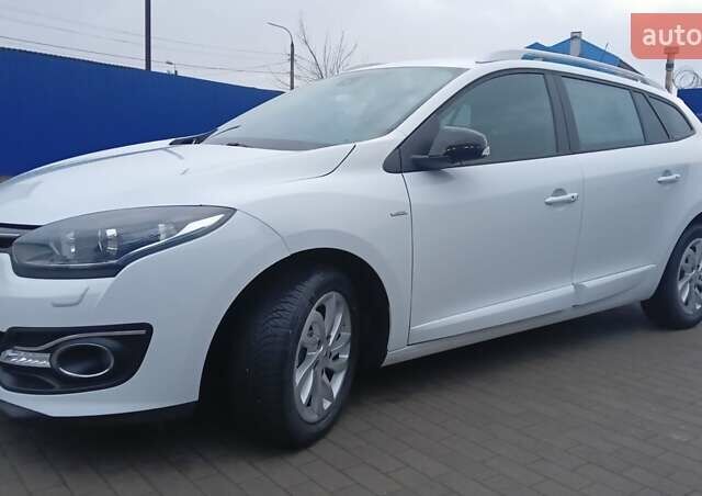 Белый Рено Меган, объемом двигателя 1.5 л и пробегом 149 тыс. км за 9600 $, фото 4 на Automoto.ua