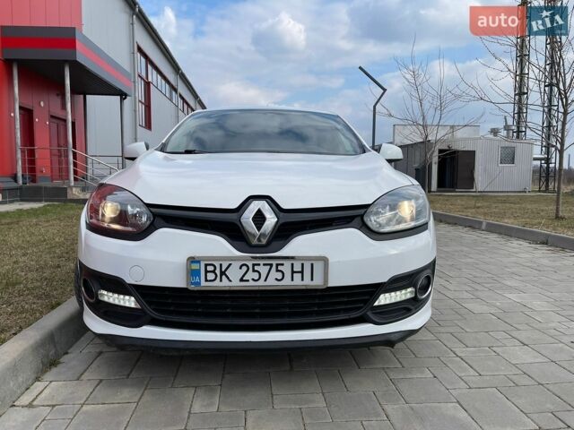 Белый Рено Меган, объемом двигателя 1.46 л и пробегом 248 тыс. км за 8100 $, фото 3 на Automoto.ua