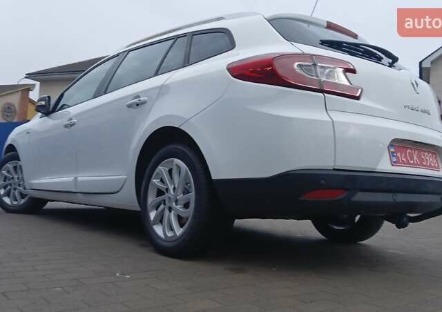 Белый Рено Меган, объемом двигателя 1.5 л и пробегом 149 тыс. км за 9600 $, фото 2 на Automoto.ua