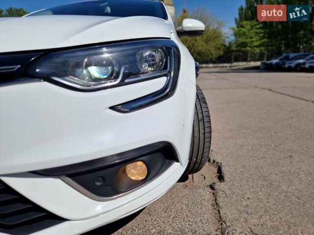 Білий Рено Меган, об'ємом двигуна 1.5 л та пробігом 253 тис. км за 11999 $, фото 9 на Automoto.ua