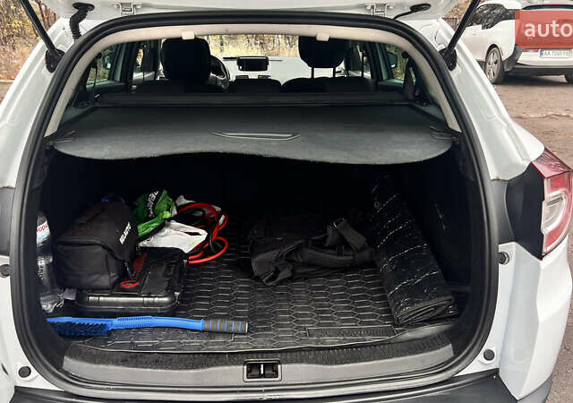 Білий Рено Меган, об'ємом двигуна 1.5 л та пробігом 294 тис. км за 9600 $, фото 12 на Automoto.ua