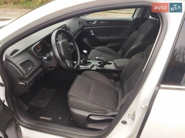 Белый Рено Меган, объемом двигателя 1.46 л и пробегом 238 тыс. км за 12250 $, фото 8 на Automoto.ua