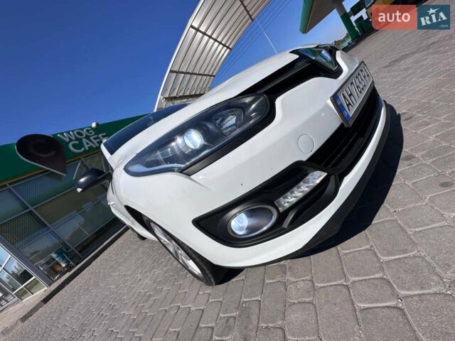 Белый Рено Меган, объемом двигателя 1.49 л и пробегом 240 тыс. км за 9400 $, фото 9 на Automoto.ua