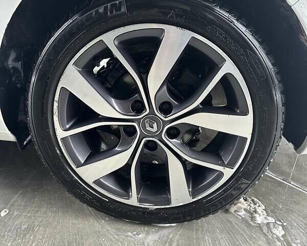 Білий Рено Меган, об'ємом двигуна 1.46 л та пробігом 224 тис. км за 11999 $, фото 9 на Automoto.ua