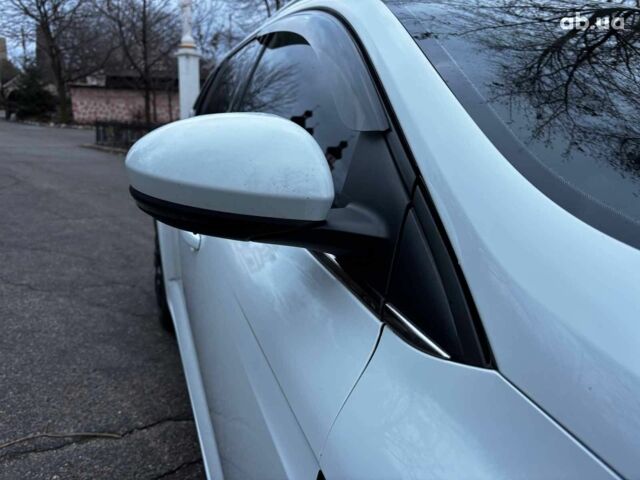 Белый Рено Меган, объемом двигателя 1.5 л и пробегом 233 тыс. км за 10990 $, фото 9 на Automoto.ua