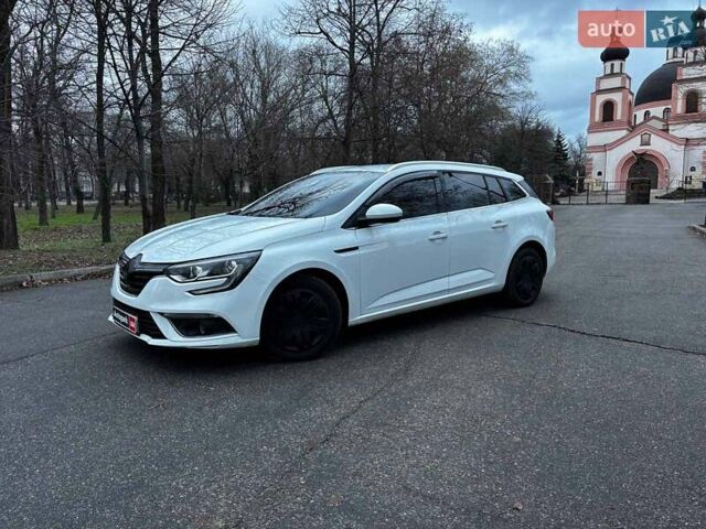 Белый Рено Меган, объемом двигателя 1.5 л и пробегом 233 тыс. км за 10990 $, фото 1 на Automoto.ua
