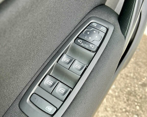 Белый Рено Меган, объемом двигателя 1.5 л и пробегом 275 тыс. км за 11200 $, фото 27 на Automoto.ua