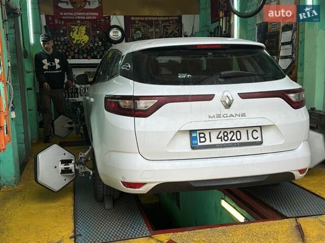 Белый Рено Меган, объемом двигателя 1.46 л и пробегом 231 тыс. км за 11300 $, фото 9 на Automoto.ua