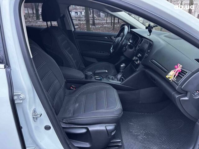 Белый Рено Меган, объемом двигателя 1.5 л и пробегом 233 тыс. км за 10990 $, фото 16 на Automoto.ua