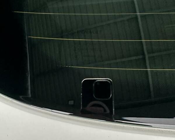 Білий Рено Меган, об'ємом двигуна 1.46 л та пробігом 224 тис. км за 11999 $, фото 15 на Automoto.ua