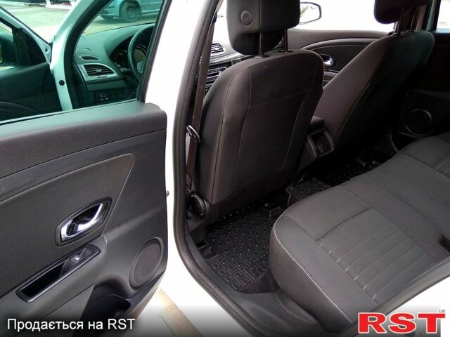 Белый Рено Меган, объемом двигателя 1.5 л и пробегом 255 тыс. км за 9600 $, фото 4 на Automoto.ua