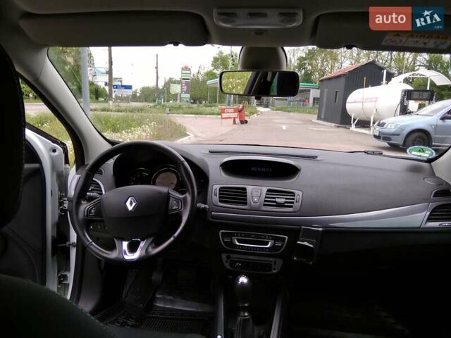 Рено Меган 2016 в Сумах на Automoto.ua Белый Рено Меган, объемом двигателя 1.5 л и пробегом 255 тыс. км за 9600 $, фото 3 на Automoto.ua