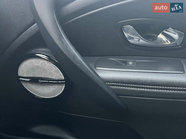 Білий Рено Меган, об'ємом двигуна 1.6 л та пробігом 214 тис. км за 9900 $, фото 56 на Automoto.ua