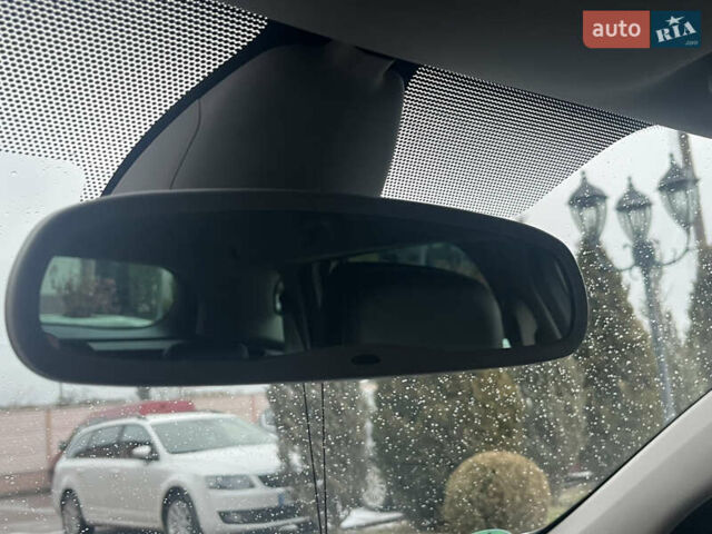 Білий Рено Меган, об'ємом двигуна 1.6 л та пробігом 214 тис. км за 9900 $, фото 57 на Automoto.ua