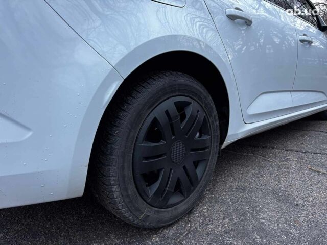 Белый Рено Меган, объемом двигателя 1.5 л и пробегом 233 тыс. км за 10990 $, фото 10 на Automoto.ua