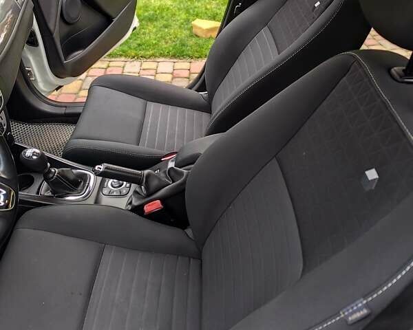 Белый Рено Меган, объемом двигателя 1.46 л и пробегом 202 тыс. км за 9500 $, фото 13 на Automoto.ua