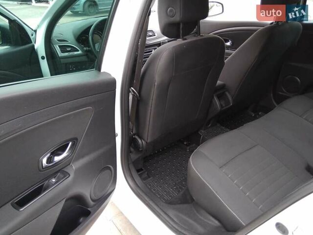 Рено Меган 2016 в Сумах на Automoto.ua Белый Рено Меган, объемом двигателя 1.5 л и пробегом 255 тыс. км за 9600 $, фото 6 на Automoto.ua