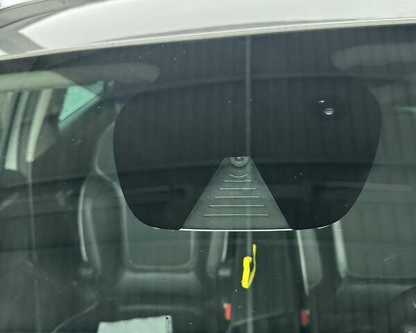 Білий Рено Меган, об'ємом двигуна 1.46 л та пробігом 224 тис. км за 11999 $, фото 18 на Automoto.ua