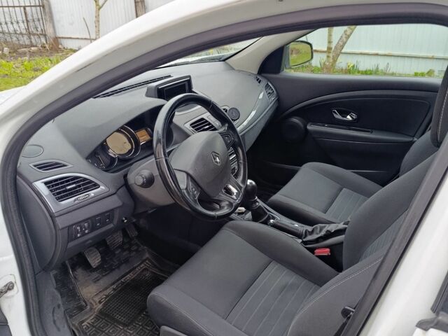 Білий Рено Меган, об'ємом двигуна 0 л та пробігом 319 тис. км за 8600 $, фото 7 на Automoto.ua