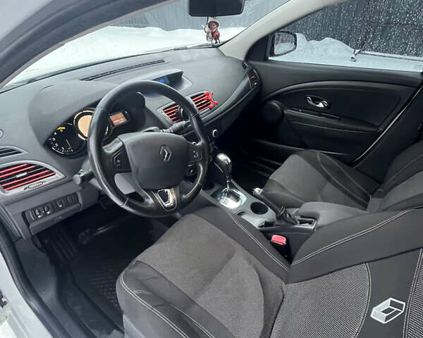 Білий Рено Меган, об'ємом двигуна 1.5 л та пробігом 251 тис. км за 8799 $, фото 9 на Automoto.ua