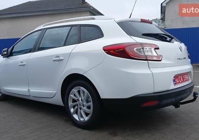 Белый Рено Меган, объемом двигателя 1.5 л и пробегом 149 тыс. км за 9600 $, фото 5 на Automoto.ua