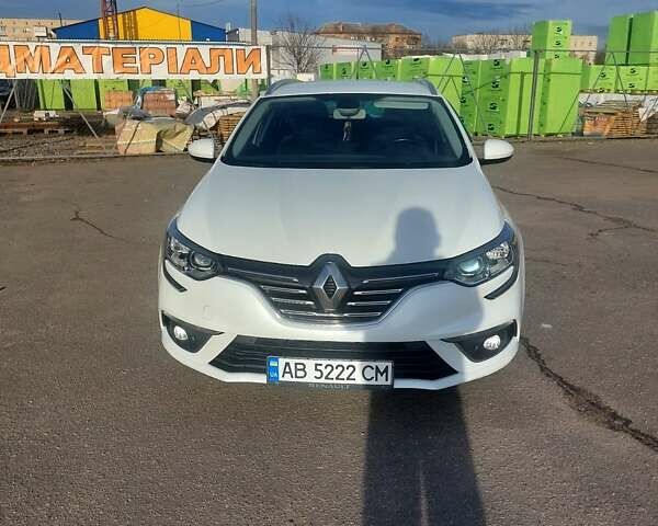 Белый Рено Меган, объемом двигателя 1.46 л и пробегом 207 тыс. км за 12500 $, фото 1 на Automoto.ua