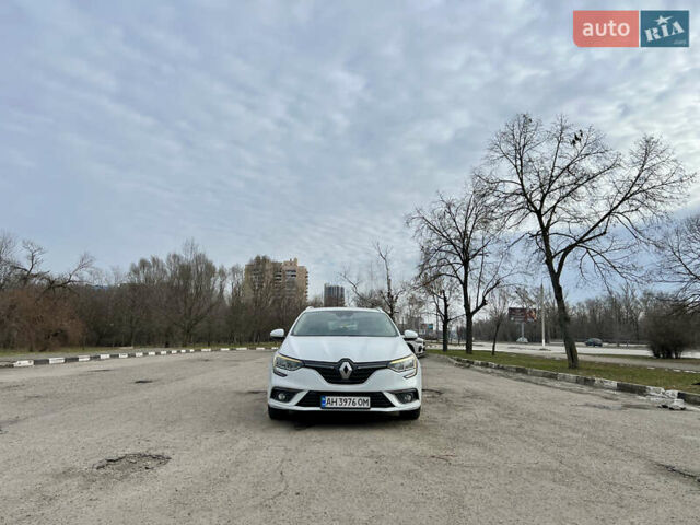Белый Рено Меган, объемом двигателя 1.5 л и пробегом 275 тыс. км за 11200 $, фото 2 на Automoto.ua