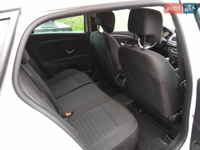 Рено Меган 2016 в Сумах на Automoto.ua Белый Рено Меган, объемом двигателя 1.5 л и пробегом 255 тыс. км за 9600 $, фото 5 на Automoto.ua