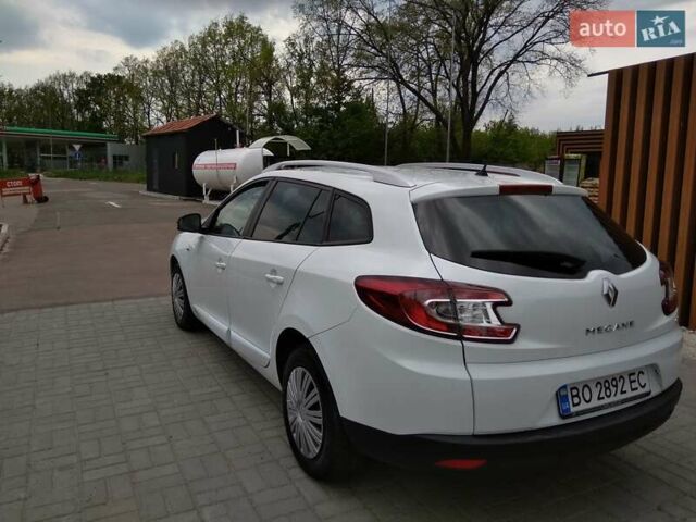 Рено Меган 2016 в Сумах на Automoto.ua Белый Рено Меган, объемом двигателя 1.5 л и пробегом 255 тыс. км за 9600 $, фото 1 на Automoto.ua