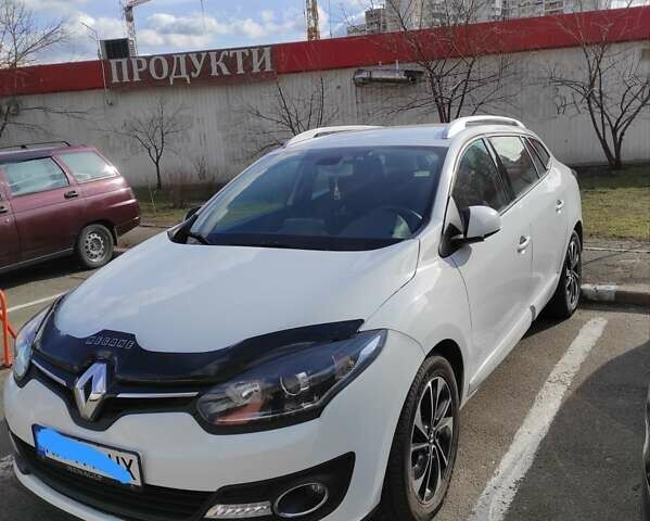 Белый Рено Меган, объемом двигателя 1.5 л и пробегом 300 тыс. км за 9000 $, фото 3 на Automoto.ua