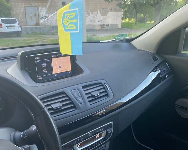 Белый Рено Меган, объемом двигателя 1.6 л и пробегом 263 тыс. км за 11200 $, фото 13 на Automoto.ua