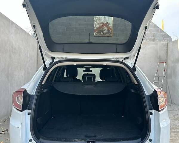 Білий Рено Меган, об'ємом двигуна 1.5 л та пробігом 205 тис. км за 8500 $, фото 3 на Automoto.ua