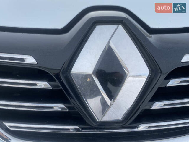 Белый Рено Меган, объемом двигателя 1.6 л и пробегом 209 тыс. км за 14700 $, фото 21 на Automoto.ua